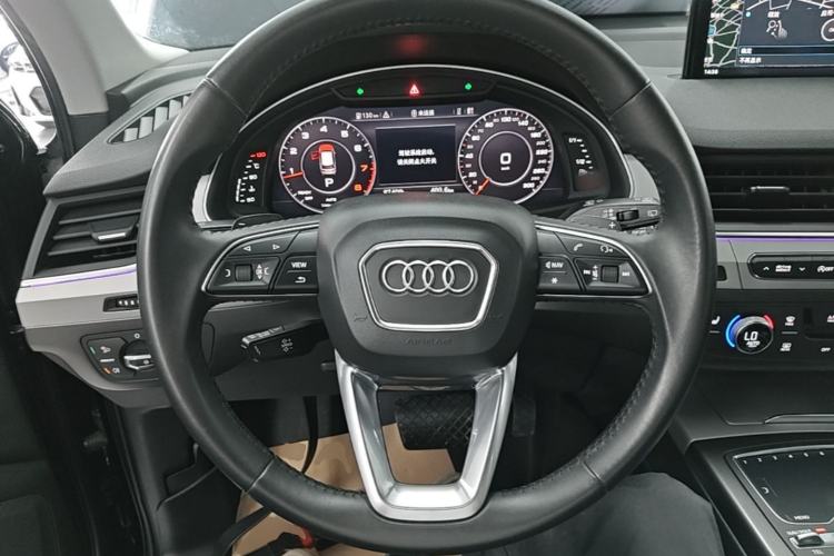 Used Audi Q7 2019 45 TFSI Comfort Model Steering Wheel