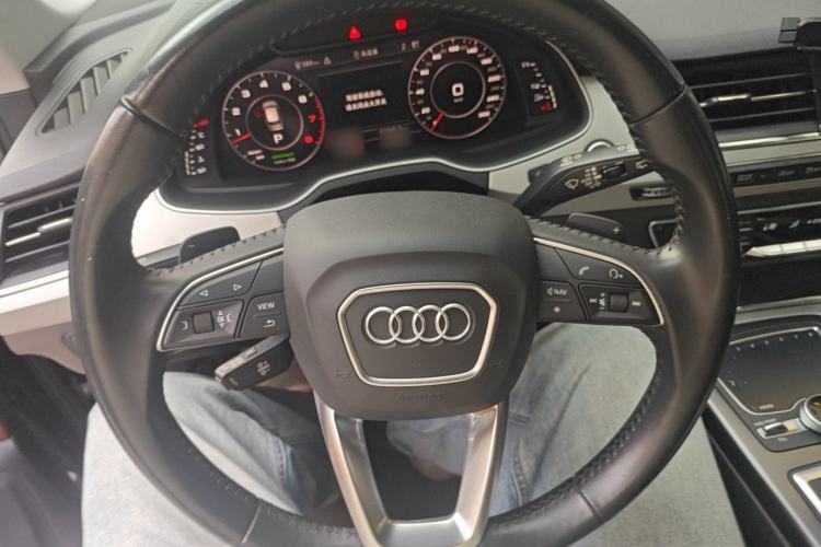 Used Audi Q7 2019 55 TFSI Technology Edition Steering Wheel