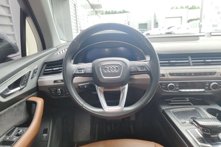 Used Audi Q7 2019 45 TFSI S line Sport Edition Steering Wheel