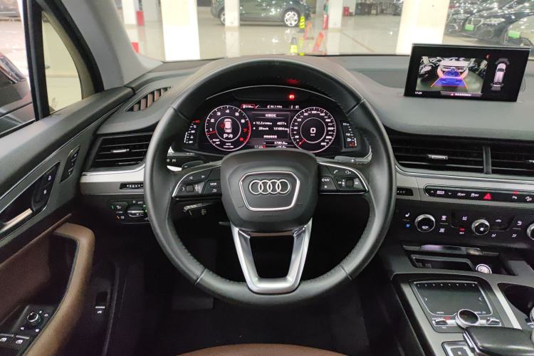 Used Audi Q7 2019 55 TFSI Technology Edition Steering Wheel