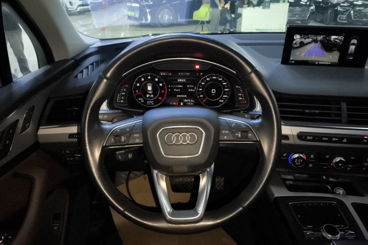 Used Audi Q7 2019 55 TFSI Technology Edition Steering Wheel