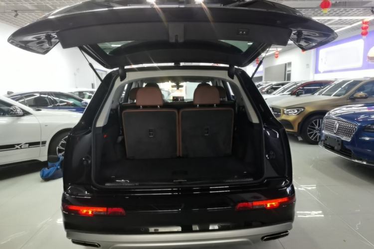 Used Audi Q7 2019 55 TFSI Technology Edition Trunk