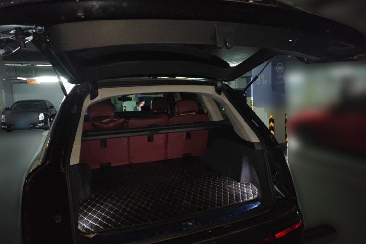 Used Audi Q7 2019 45 TFSI Comfort Model Trunk