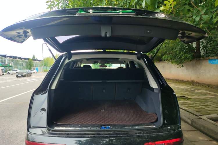 Used Audi Q7 2019 45 TFSI Comfort Model Trunk