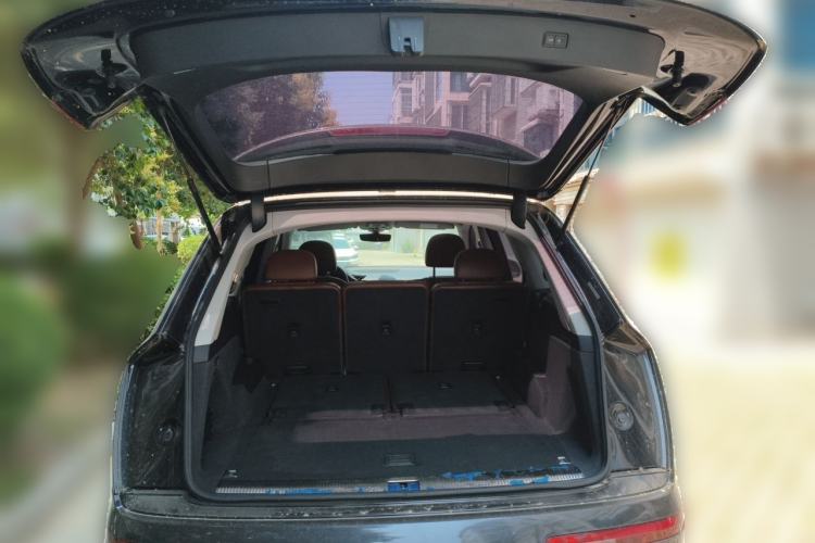 Used Audi Q7 2019 55 TFSI Technology Edition Trunk