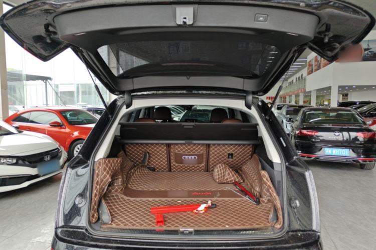 Used Audi Q7 2019 45 TFSI Comfort Model Trunk