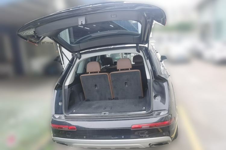 Used Audi Q7 2019 55 TFSI Technology Edition Trunk