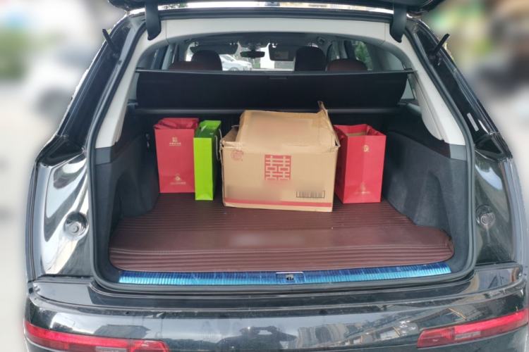 Used Audi Q7 2019 45 TFSI Comfort Model Trunk