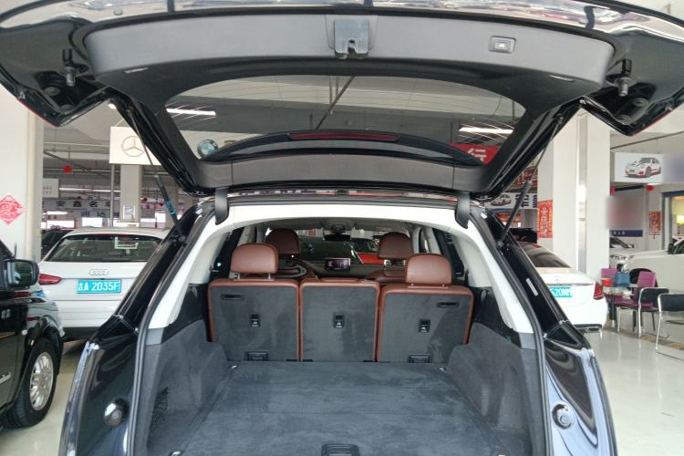 Used Audi Q7 2019 45 TFSI Comfort Model Trunk