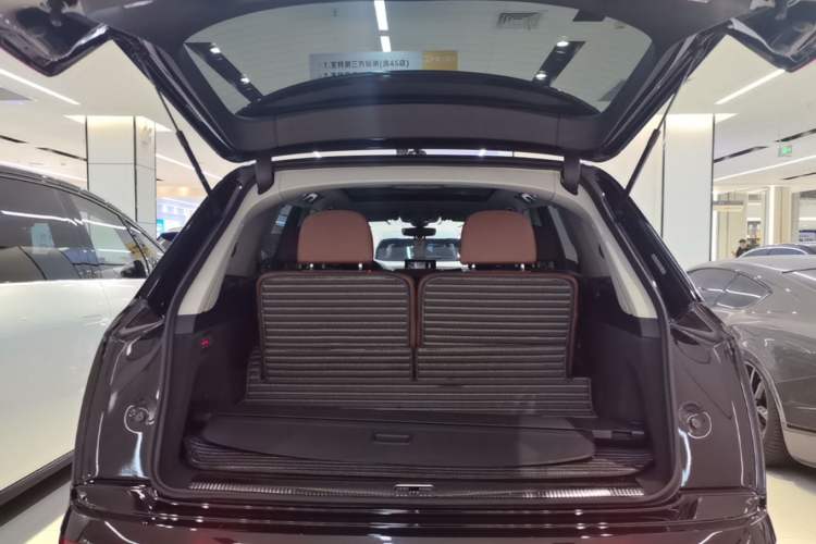 Used Audi Q7 2019 55 TFSI Technology Edition Trunk