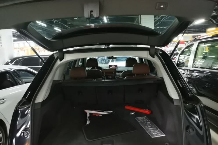 Used Audi Q7 2019 45 TFSI Comfort Model Trunk