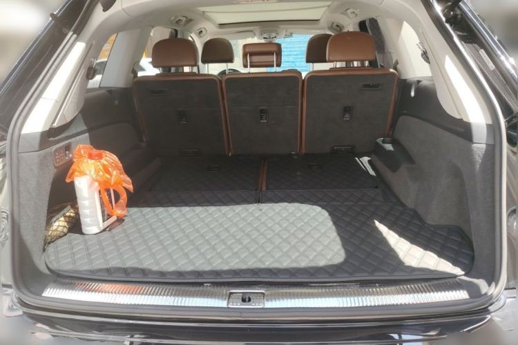 Used Audi Q7 2019 55 TFSI Technology Edition Trunk