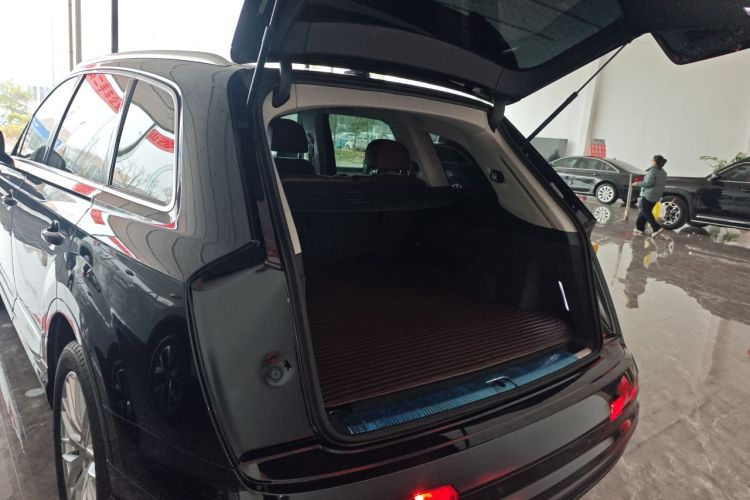 Used Audi Q7 2019 55 TFSI S line Sport Edition Trunk