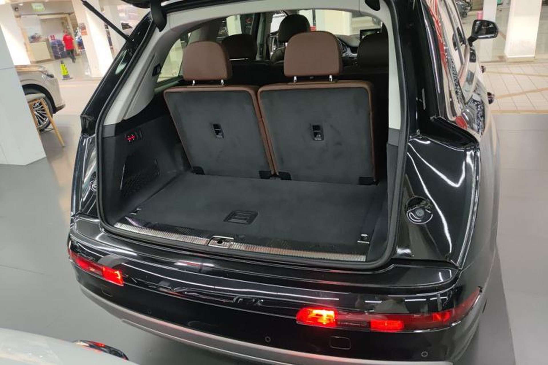 Used Audi Q7 2019 55 TFSI Technology Edition Trunk