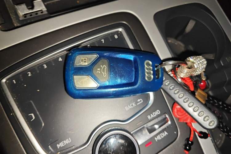 Used Audi Q7 2019 45 TFSI Comfort Model Vehicle Key