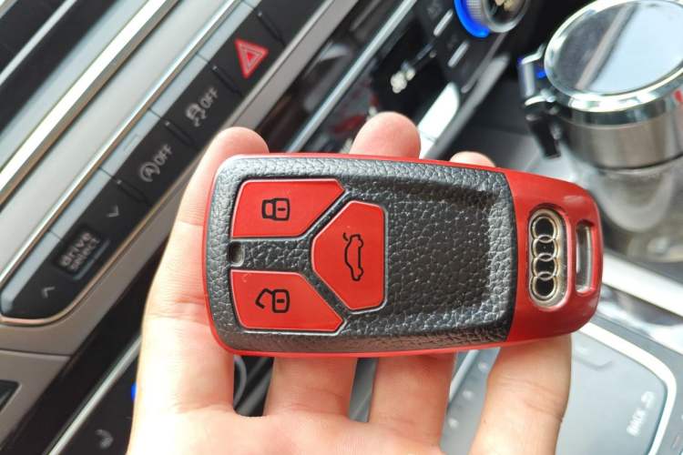 Used Audi Q7 2019 55 TFSI S line Sport Edition Vehicle Key