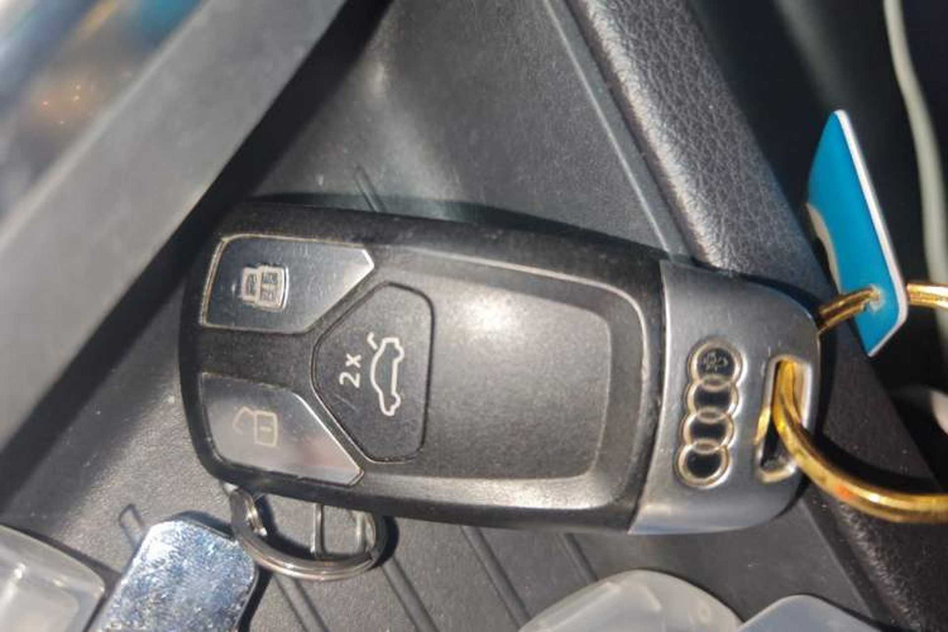 Used Audi Q7 2019 45 TFSI Comfort Model Vehicle Key