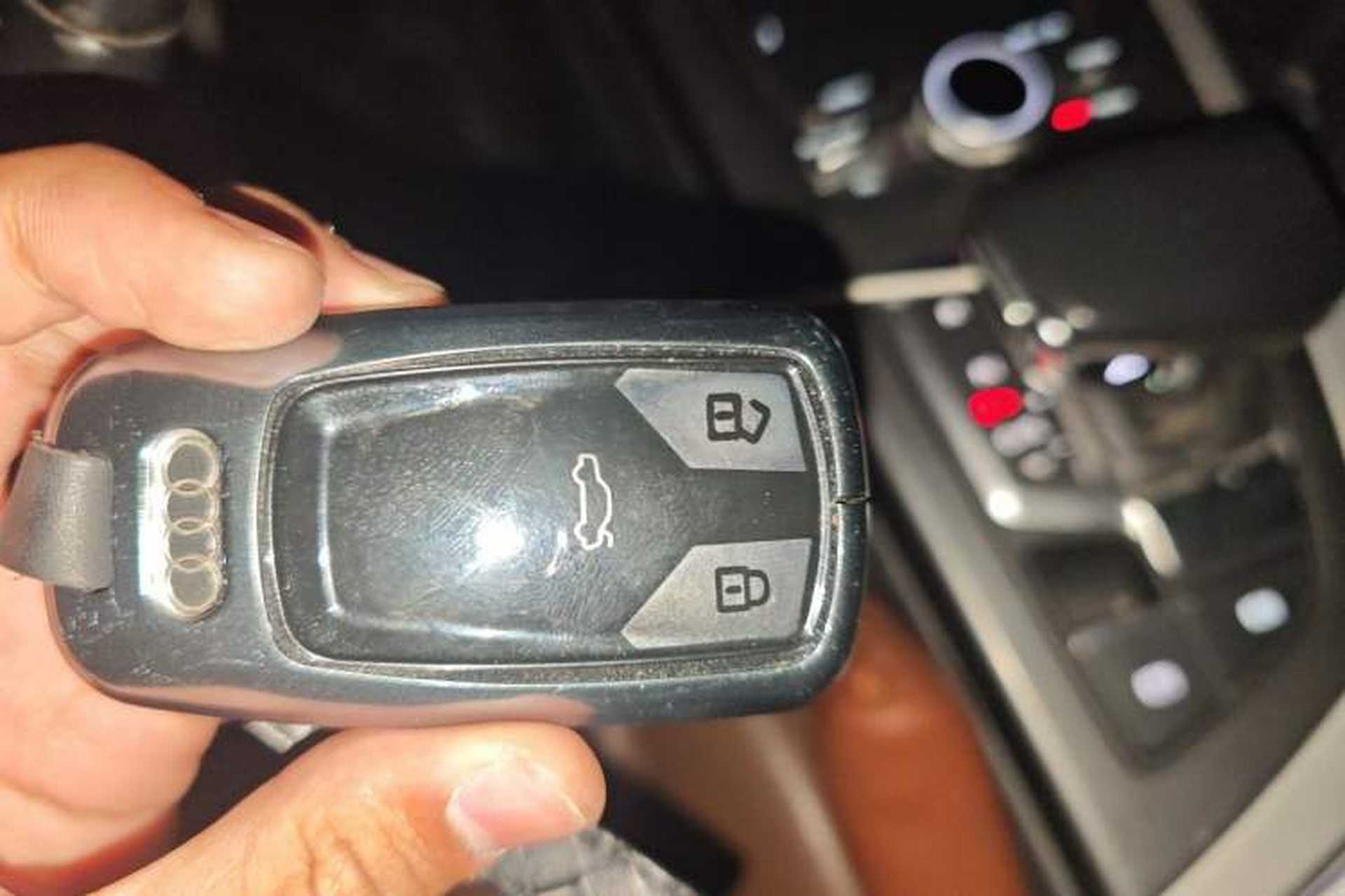 Used Audi Q7 2019 45 TFSI Comfort Model Vehicle Key
