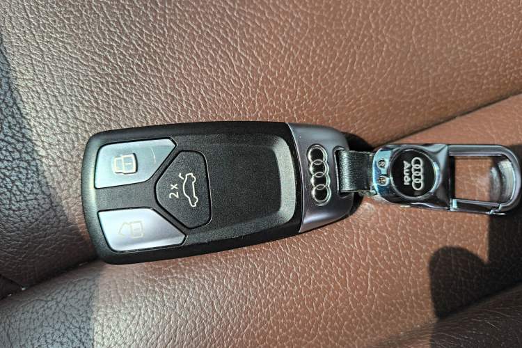 Used Audi Q7 2019 45 TFSI S line Sport Edition Vehicle Key