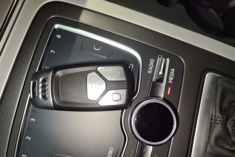 Used Audi Q7 2019 55 TFSI Technology Edition Vehicle Key