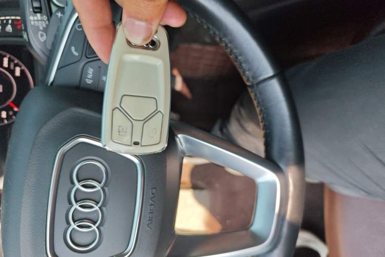 Used Audi Q7 2019 55 TFSI Technology Edition Vehicle Key
