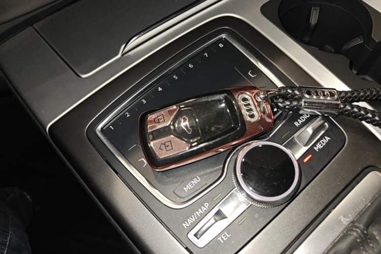 Used Audi Q7 2019 45 TFSI S line Sport Edition Vehicle Key
