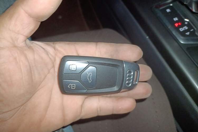 Used Audi Q7 2019 55 TFSI Technology Edition Vehicle Key