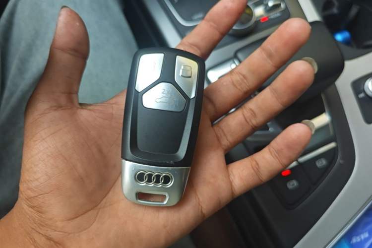 Used Audi Q7 2019 55 TFSI Technology Edition Vehicle Key