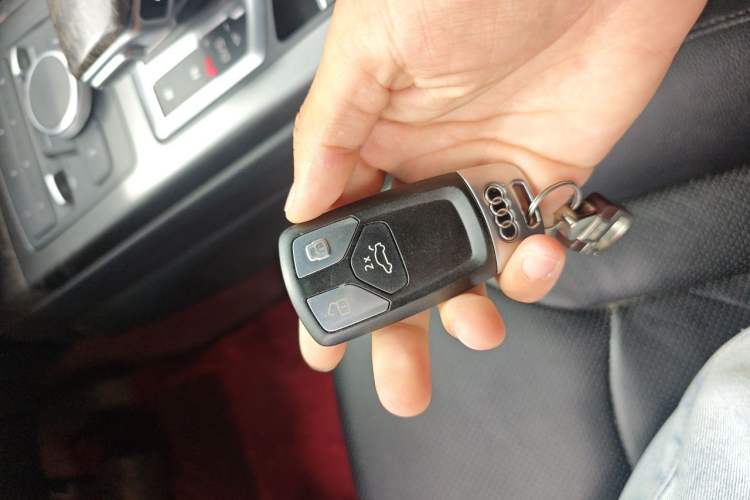 Used Audi Q7 2019 2.0T Standard Model Middle East Vehicle Key