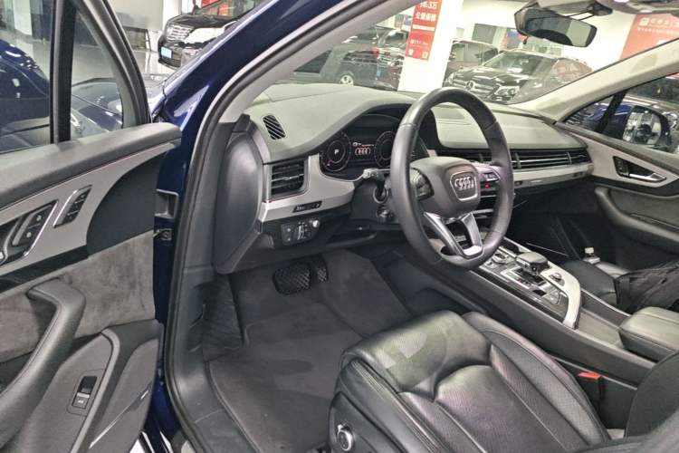Used Audi Q7 2019 55 TFSI Prestige Edition Driver Seat