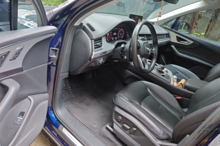 Used Audi Q7 2019 45 TFSI S line Sport Edition Driver Seat
