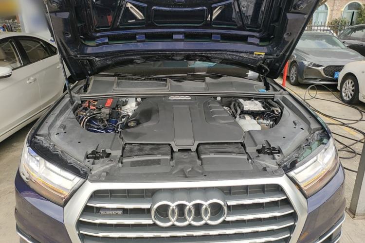 Used Audi Q7 2019 45 TFSI Comfort Model Engine Bay