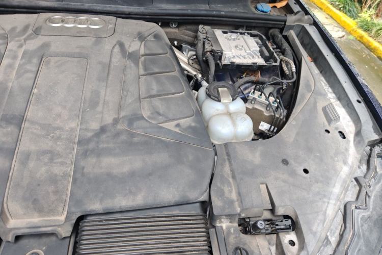 Used Audi Q7 2019 45 TFSI S line Sport Edition Engine Bay Left