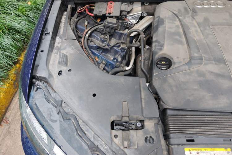 Used Audi Q7 2019 45 TFSI S line Sport Edition Engine Bay Right