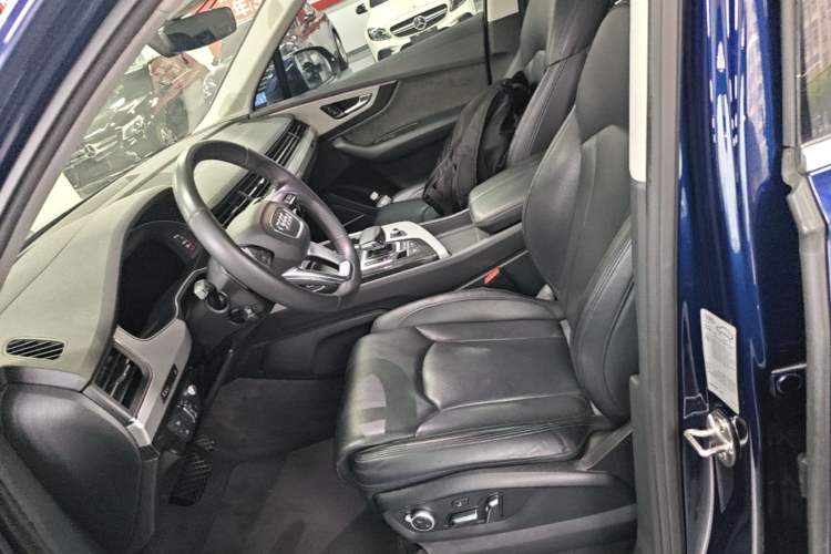 Used Audi Q7 2019 55 TFSI Prestige Edition Left Front Seat