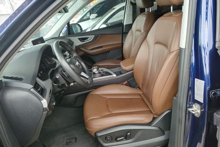Used Audi Q7 2019 45 TFSI Comfort Model Left Front Seat