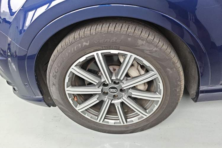 Used Audi Q7 2019 55 TFSI Prestige Edition Left Front Wheel Hub