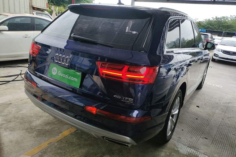 Used Audi Q7 2019 45 TFSI Comfort Model Rear Right 45 Deg