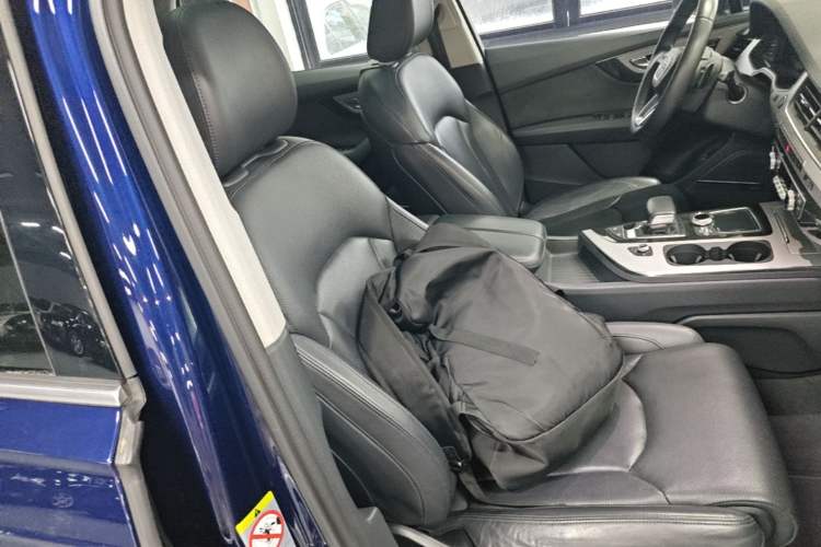 Used Audi Q7 2019 55 TFSI Prestige Edition Right Front Seat