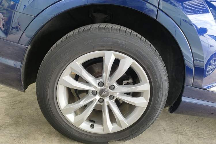Used Audi Q7 2019 45 TFSI Comfort Model Right Rear Wheel Hub