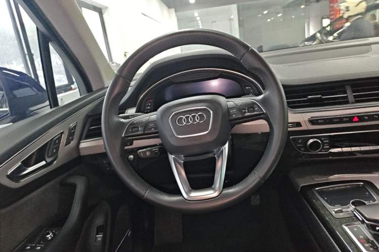 Used Audi Q7 2019 55 TFSI Prestige Edition Steering Wheel