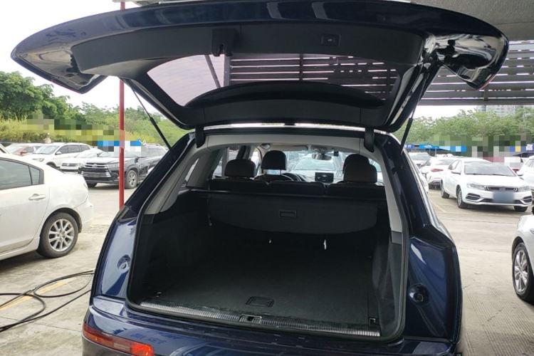 Used Audi Q7 2019 45 TFSI Comfort Model Trunk