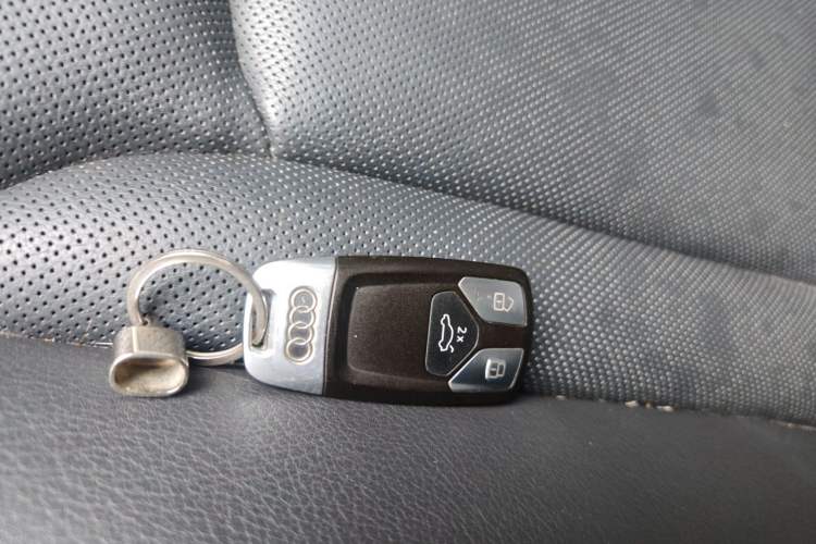 Used Audi Q7 2019 45 TFSI S line Sport Edition Vehicle Key