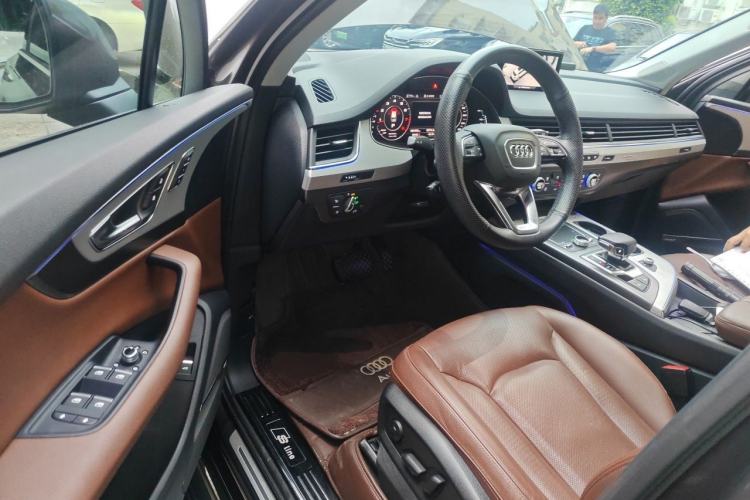 Used Audi Q7 2019 45 TFSI Comfort Model Driver Seat