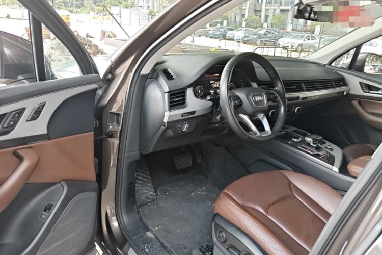 Used Audi Q7 2019 45 TFSI Comfort Model Driver Seat