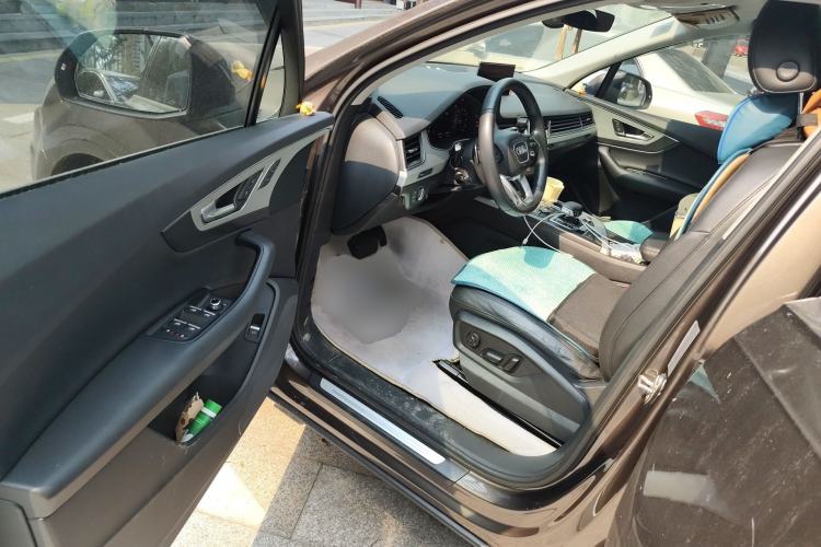 Used Audi Q7 2019 55 TFSI Technology Edition Driver Seat