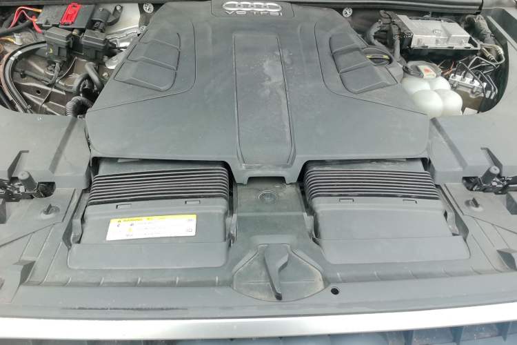 Used Audi Q7 2019 55 TFSI Technology Edition Engine Bay