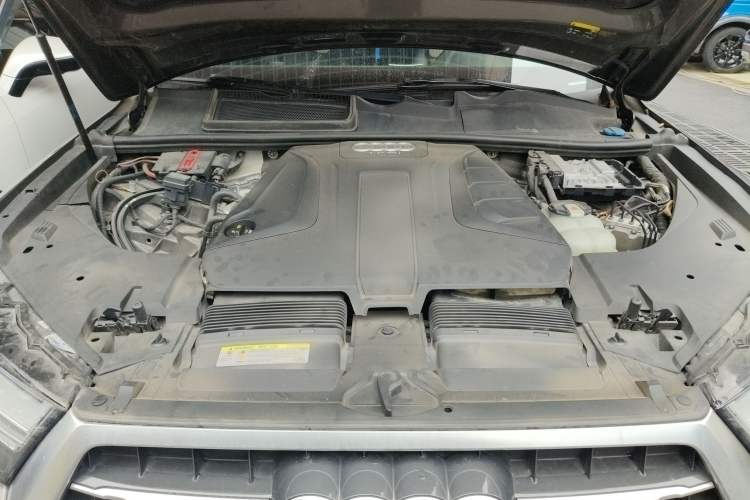 Used Audi Q7 2019 45 TFSI S line Sport Edition Engine Bay