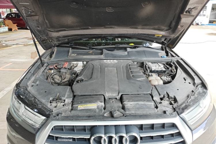 Used Audi Q7 2019 45 TFSI Comfort Model Engine Bay