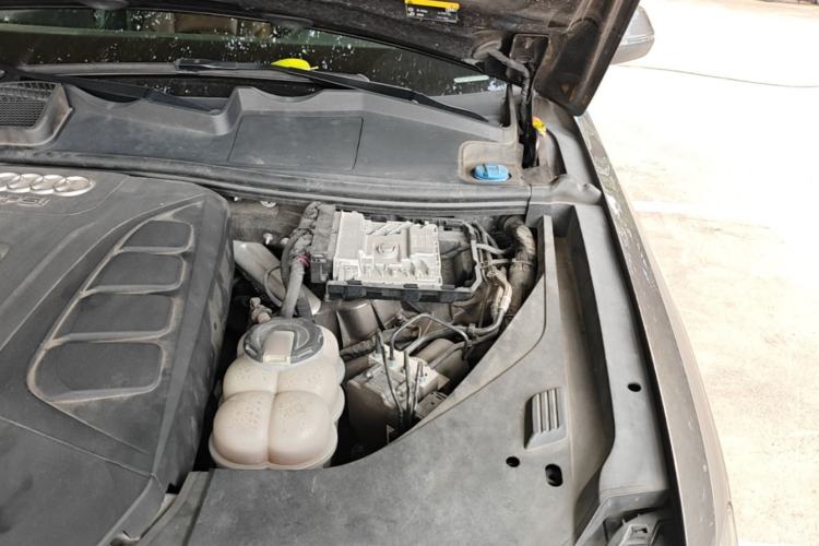 Used Audi Q7 2019 45 TFSI Comfort Model Engine Bay Left